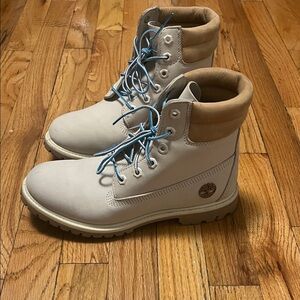 Timberland Cream and Tan Boots with Blue Laces